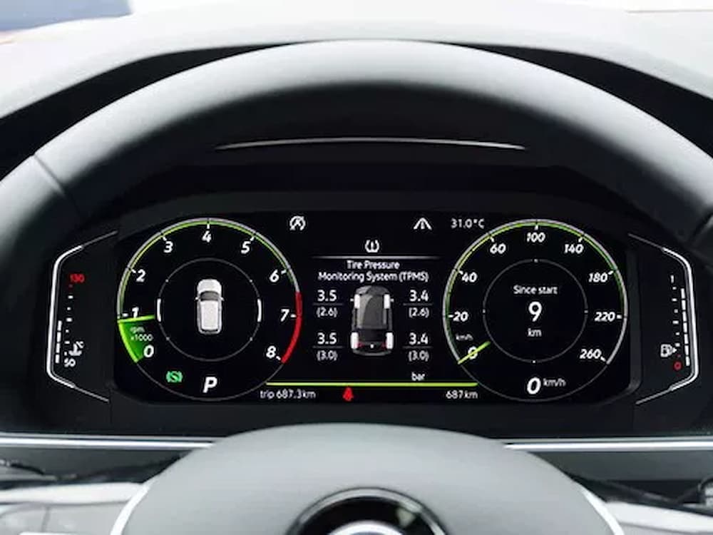 Hệ thống giám sát áp suất lốp Tire Pressure Monitoring System.